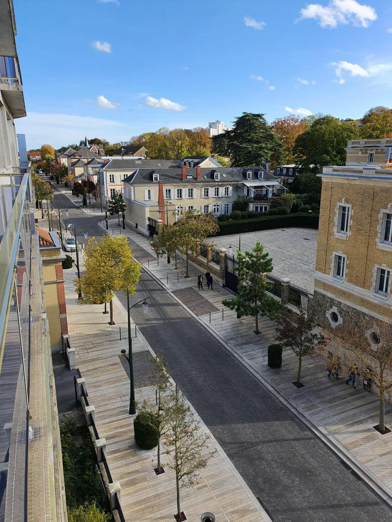 L'Epopee Panoramique - Parking - Avenue De Champagne - Epernay Apartment Room photo